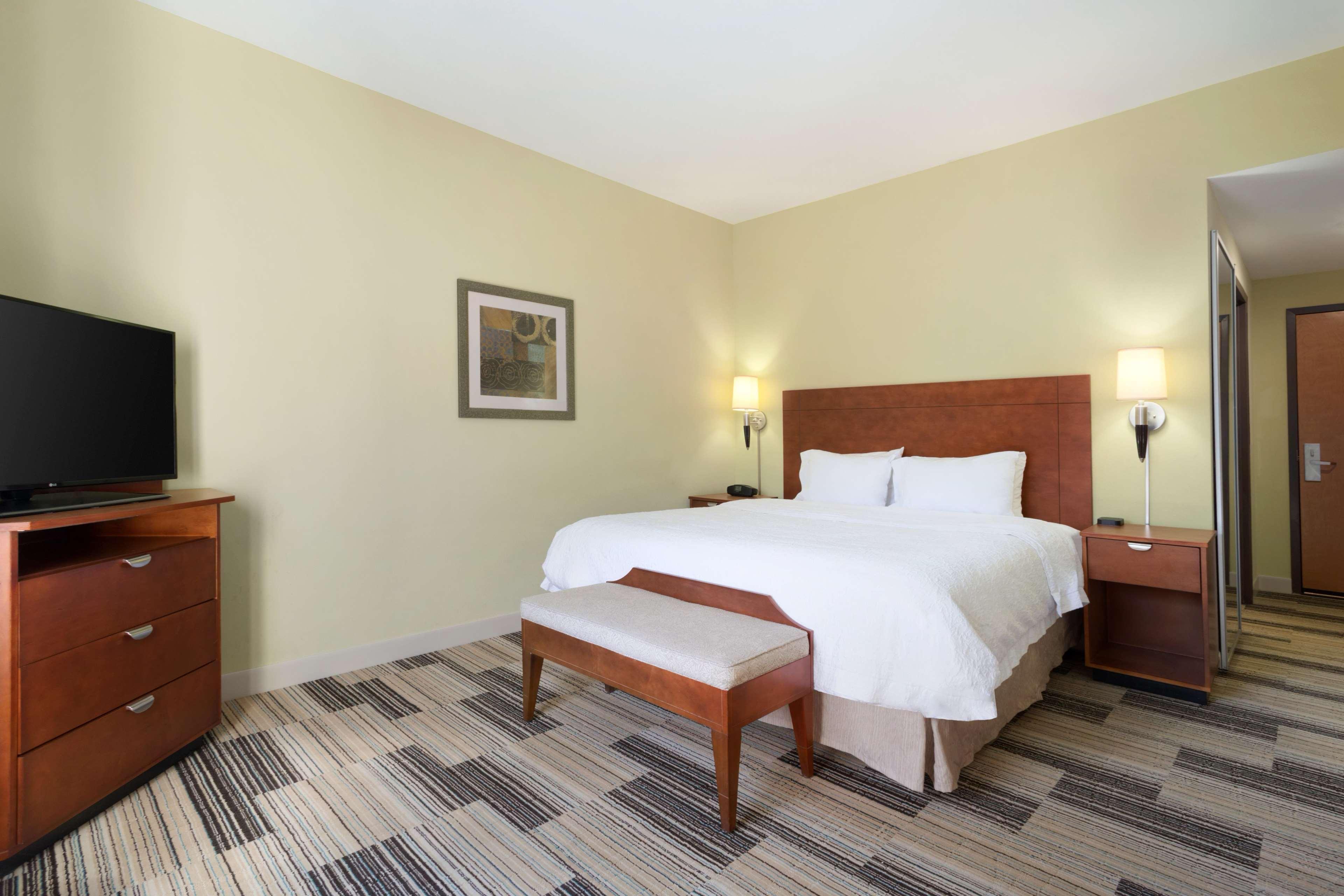 Hampton Inn & Suites Birmingham Airport Area Irondale Exterior photo